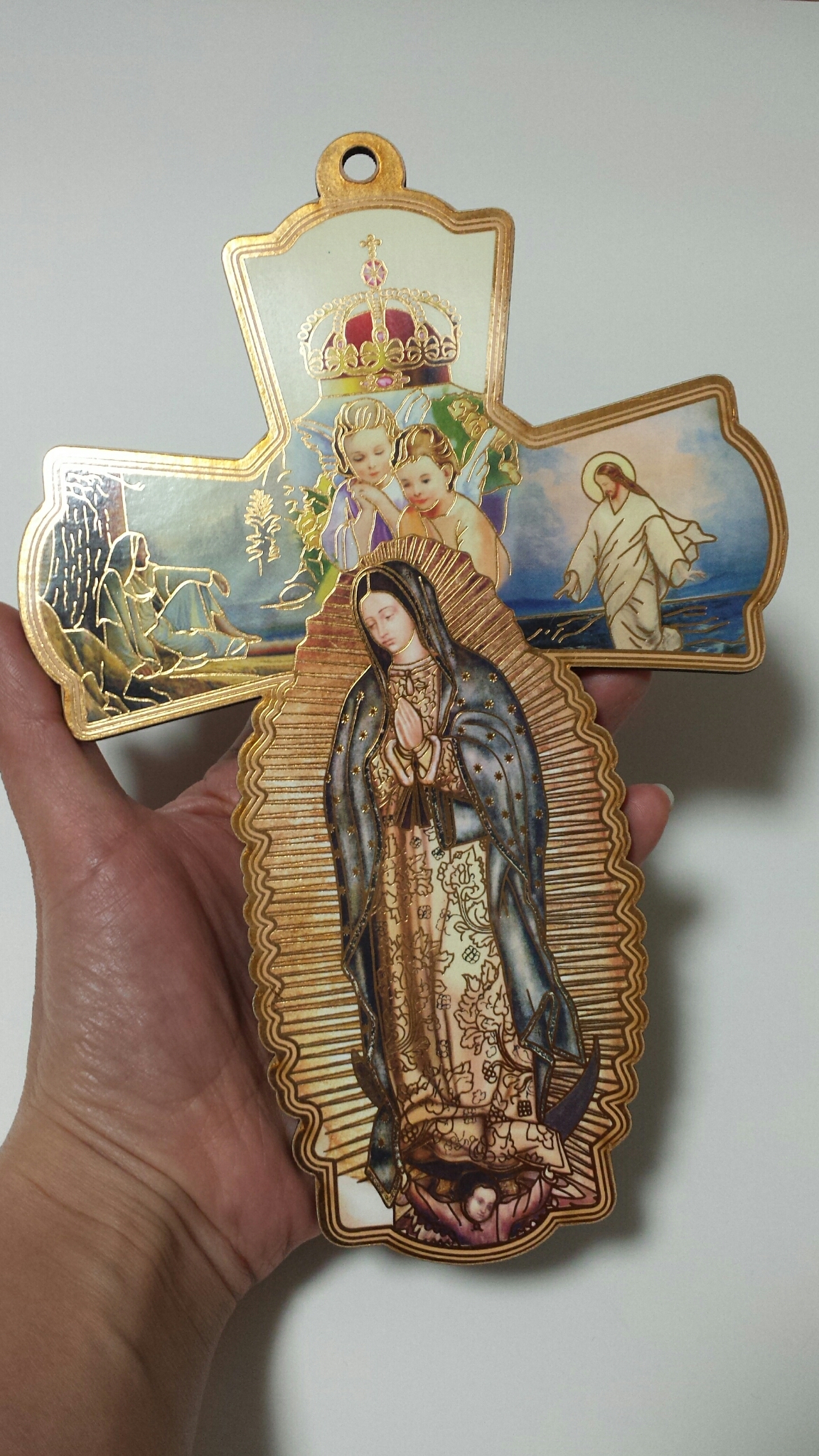 聖品に興味があり取り寄せました。輸入品となります！１枚でお部屋の雰囲気がグッと変わります♪