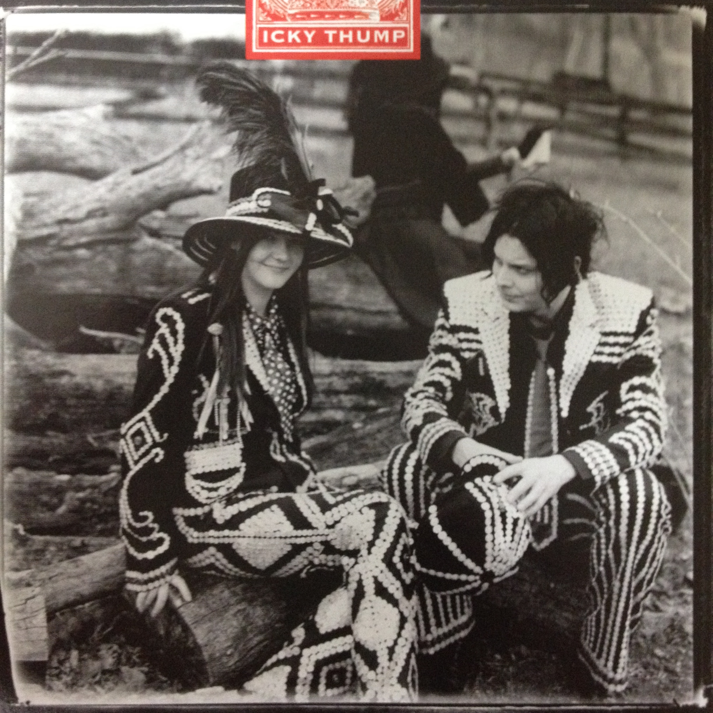 THE WHITE STRIPES 「ICKY THUMP」