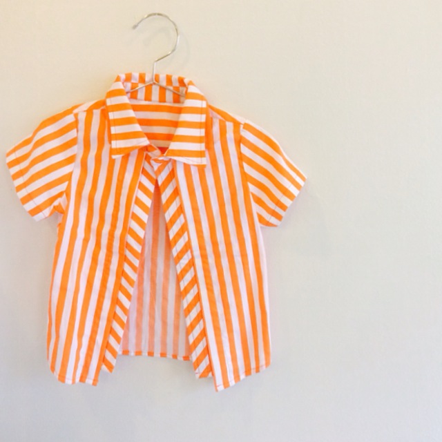 オレンジストライプシャツ