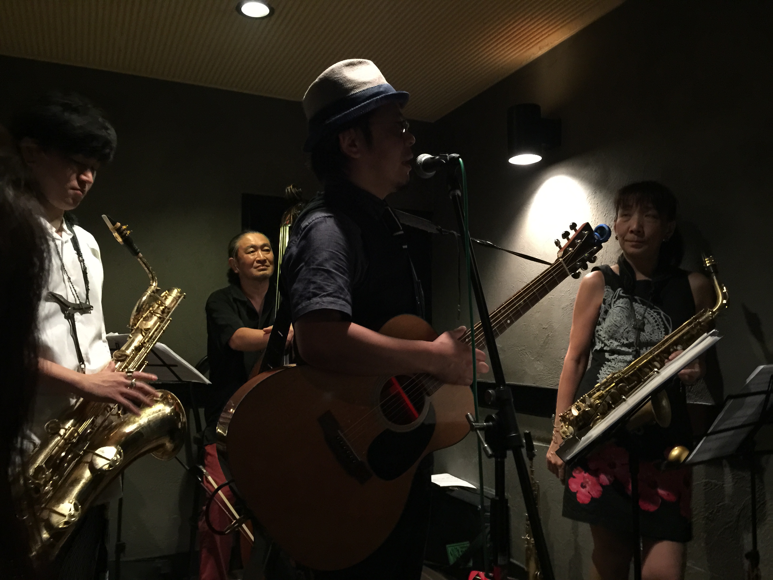 五島在住 地域密着シンガーソングライター ベベンコビッチライブ