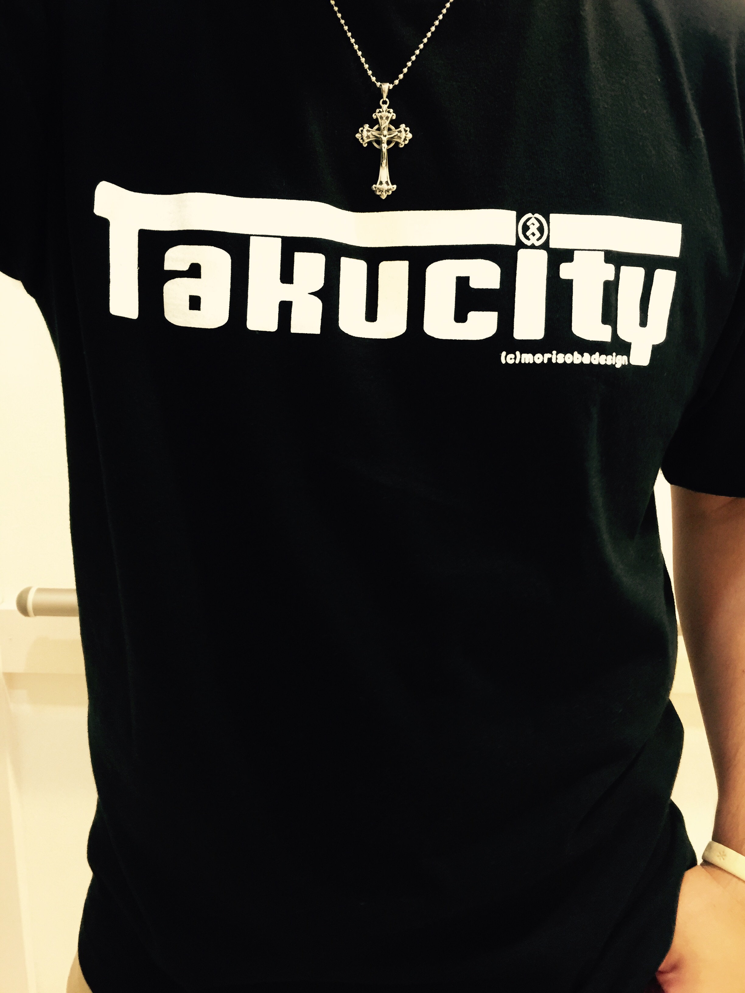 『Takucity』Tシャツ(ブラック×ホワイト)がコチラになります。