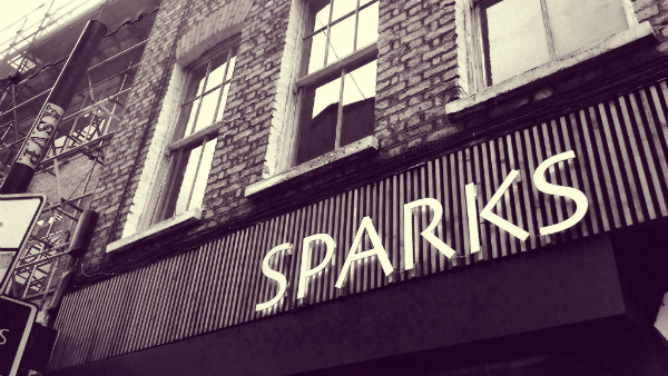 UKロンドン発ブランド、SPARKS/スパークスのマーブルブリーチデニム。